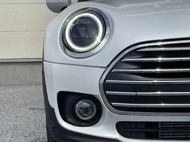 ＭＩＮＩ ＢＭＷ ミニ クラブマン クーパーD 茨城県 2023(令5)年 1.1万km 白 ワンオーナー/純正ナビ/アダクティブ・クルーズ・コントロール/Bluetooth接続/AppleCarPlay/ドライブレコーダー/シートヒーター/パーキングアシスト/ETC/コーナーセンサー/アイドリングストップ/革巻きステアリング/ステアリングスイッチ/純正フロアマット/ハーフレザーシート/フォグランプ/LEDヘッドライト/レーンキープアシスト/横滑り防止機能/オートライト/オートエアコン