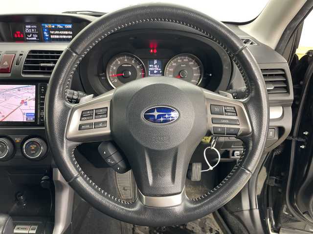 スバル フォレスター 2．0i－L 道央・札幌 2013(平25)年 5.6万km クリスタルブラックシリカ ・４WD/・寒冷地仕様/・社外SDナビTV/・CD&DVD&BT/・社外前後ドラレコ/・ビルトインETC/・クルーズコントロール/・パドルシフト/・バックカメラ/・ステアリングスイッチ/・フロントワイパーデアイサー/・LEDヘッドライト/・フォグランプ/・リモコンキー