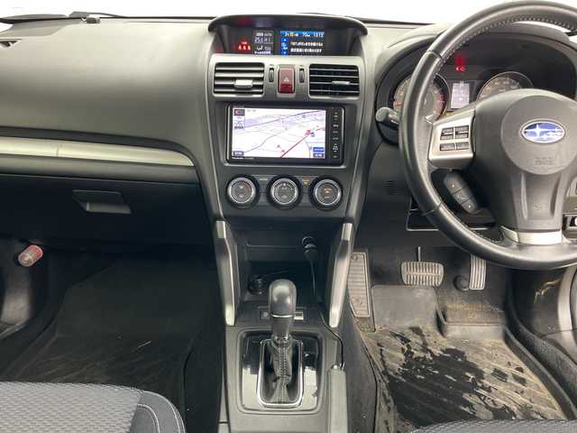 スバル フォレスター 2．0i－L 道央・札幌 2013(平25)年 5.6万km クリスタルブラックシリカ ・４WD/・寒冷地仕様/・社外SDナビTV/・CD&DVD&BT/・社外前後ドラレコ/・ビルトインETC/・クルーズコントロール/・パドルシフト/・バックカメラ/・ステアリングスイッチ/・フロントワイパーデアイサー/・LEDヘッドライト/・フォグランプ/・リモコンキー