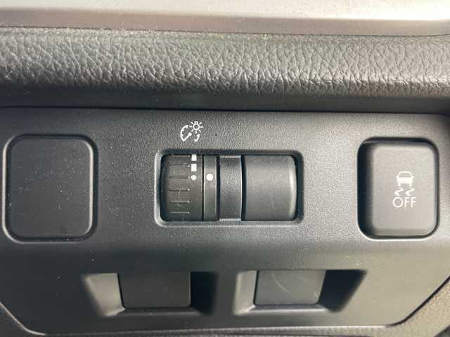 スバル フォレスター 2．0i－L 道央・札幌 2013(平25)年 5.6万km クリスタルブラックシリカ ・４WD/・寒冷地仕様/・社外SDナビTV/・CD&DVD&BT/・社外前後ドラレコ/・ビルトインETC/・クルーズコントロール/・パドルシフト/・バックカメラ/・ステアリングスイッチ/・フロントワイパーデアイサー/・LEDヘッドライト/・フォグランプ/・リモコンキー