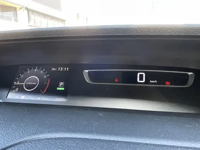 日産 セレナ ハイウェイスター Vセレクション 岡山県 2019(平31)年 4.4万km ブリリアントホワイトパール 登録時走行距離43890キロ/純正SDナビ/AM/FM/Bluetooth/TV/SD/DISC/純正フリップダウンモニター/アラウンドビューモニター/パーキングアシスト/コーナーセンサー/エマージェンシーブレーキ/クルーズコントロール/アイドリングストップ/前後ドライブレコーダー/両側パワースライドドア/LEDヘッドライト/純正16インチAW/プッシュスタート/スマートキー/ETC
