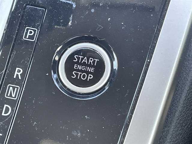 日産 セレナ ハイウェイスター Vセレクション 岡山県 2019(平31)年 4.4万km ブリリアントホワイトパール 登録時走行距離43890キロ/純正SDナビ/AM/FM/Bluetooth/TV/SD/DISC/純正フリップダウンモニター/アラウンドビューモニター/パーキングアシスト/コーナーセンサー/エマージェンシーブレーキ/クルーズコントロール/アイドリングストップ/前後ドライブレコーダー/両側パワースライドドア/LEDヘッドライト/純正16インチAW/プッシュスタート/スマートキー/ETC