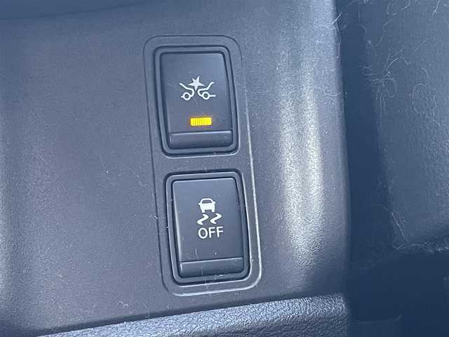 日産 セレナ ハイウェイスター Vセレクション 岡山県 2019(平31)年 4.4万km ブリリアントホワイトパール 登録時走行距離43890キロ/純正SDナビ/AM/FM/Bluetooth/TV/SD/DISC/純正フリップダウンモニター/アラウンドビューモニター/パーキングアシスト/コーナーセンサー/エマージェンシーブレーキ/クルーズコントロール/アイドリングストップ/前後ドライブレコーダー/両側パワースライドドア/LEDヘッドライト/純正16インチAW/プッシュスタート/スマートキー/ETC