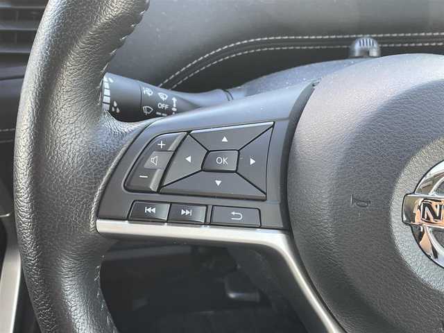 日産 セレナ ハイウェイスター Vセレクション 岡山県 2019(平31)年 4.4万km ブリリアントホワイトパール 登録時走行距離43890キロ/純正SDナビ/AM/FM/Bluetooth/TV/SD/DISC/純正フリップダウンモニター/アラウンドビューモニター/パーキングアシスト/コーナーセンサー/エマージェンシーブレーキ/クルーズコントロール/アイドリングストップ/前後ドライブレコーダー/両側パワースライドドア/LEDヘッドライト/純正16インチAW/プッシュスタート/スマートキー/ETC