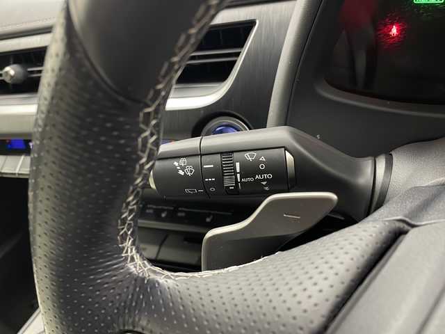 レクサス ＵＸ 250h Fスポーツ 栃木県 2020(令2)年 2.5万km テレーンカーキマイカM ワンオーナー/純正ナビ/AM FM CD USB AUX SD BT Miracast フルセグTV /セーフティシステムプラス/・衝突軽減ブレーキ/・レーンアシスト/・オートマチックハイビーム/・レーダークルーズコントロール/ETC2.0/全周囲カメラ/ドライブレコーダー/電動リアゲート/クリアランスソナー/ブラインドスポットモニター/電子パーキングブレーキ/オートホールド/置くだけ充電/シートヒーター/ステアリングヒーター/パワーシート/LEDヘッドライト/純正アルミホイール/純正フロアマット