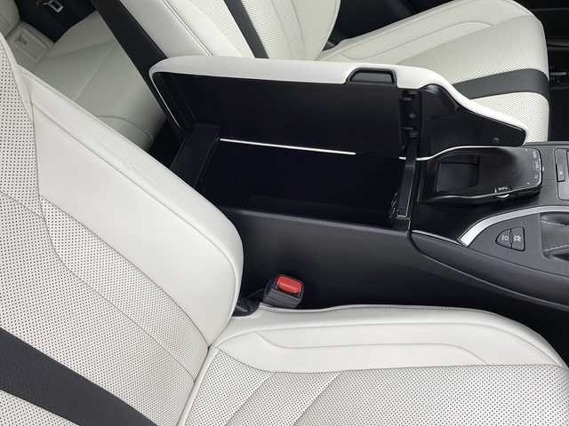 レクサス ＵＸ 250h Fスポーツ 栃木県 2020(令2)年 2.5万km テレーンカーキマイカM ワンオーナー/純正ナビ/AM FM CD USB AUX SD BT Miracast フルセグTV /セーフティシステムプラス/・衝突軽減ブレーキ/・レーンアシスト/・オートマチックハイビーム/・レーダークルーズコントロール/ETC2.0/全周囲カメラ/ドライブレコーダー/電動リアゲート/クリアランスソナー/ブラインドスポットモニター/電子パーキングブレーキ/オートホールド/置くだけ充電/シートヒーター/ステアリングヒーター/パワーシート/LEDヘッドライト/純正アルミホイール/純正フロアマット
