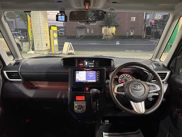 トヨタ タンク G 東京都 2019(令1)年 1.7万km パールホワイトⅢ 純正ナビ/(ワンセグTV/Bluetooth/CD/SD/AUX)/スペアキー1本/両側パワースライドドア/ETC/前後ドライブレコーダー/全方位カメラ/ステアリングスイッチ/クルーズコントロール/純正フロアマット/後部座席サンシェード/保証書