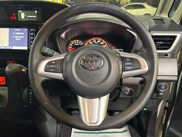 トヨタ タンク G 東京都 2019(令1)年 1.7万km パールホワイトⅢ 純正ナビ/(ワンセグTV/Bluetooth/CD/SD/AUX)/スペアキー1本/両側パワースライドドア/ETC/前後ドライブレコーダー/全方位カメラ/ステアリングスイッチ/クルーズコントロール/純正フロアマット/後部座席サンシェード/保証書