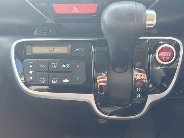 ホンダ Ｎ ＢＯＸ カスタム G ターボ Lパッケージ 富山県 2015(平27)年 14.2万km プレミアムホワイトパールⅡ ワンオーナー/両側パースライドドア/スマートキー×２/社外メモリーナビ(AIC-ZH0999L)/DVD/MSV/BT/デジタルTV/ETC/純正フルエアロ/皮巻きステアリング/ステアリングスイッチ/オートリトラミラー/パドルシフト/横滑り防止装置/電格ウィンカーミラー/クルーズコントロール/プッシュスタート/HIDヘッドライト/フォグ/リアロールシェイド/電格ウィーンカーミラ―/保証書・取説