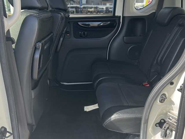 ホンダ Ｎ ＢＯＸ カスタム G ターボ Lパッケージ 富山県 2015(平27)年 14.2万km プレミアムホワイトパールⅡ ワンオーナー/両側パースライドドア/スマートキー×２/社外メモリーナビ(AIC-ZH0999L)/DVD/MSV/BT/デジタルTV/ETC/純正フルエアロ/皮巻きステアリング/ステアリングスイッチ/オートリトラミラー/パドルシフト/横滑り防止装置/電格ウィンカーミラー/クルーズコントロール/プッシュスタート/HIDヘッドライト/フォグ/リアロールシェイド/電格ウィーンカーミラ―/保証書・取説