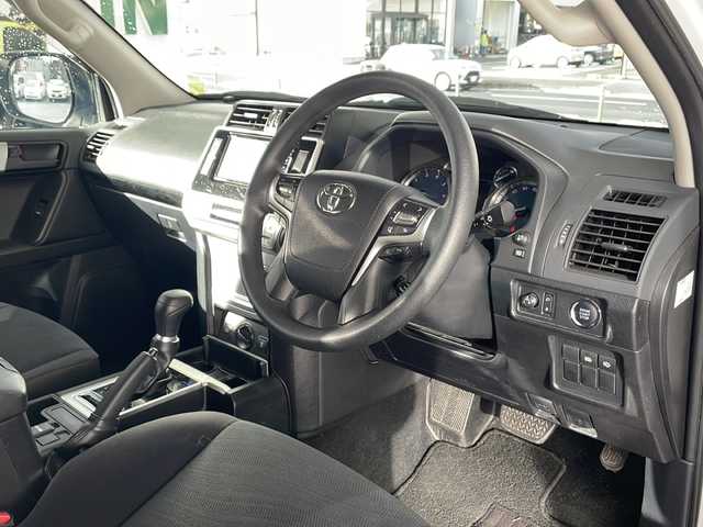 トヨタ ランドクルーザー プラド TX 山形県 2020(令2)年 11.7万km ホワイトパールクリスタルシャイン モデリスタエアロ/社外ナビCD DVD フルセグ BT/バックカメラ/レーダークルーズコントロール/プリクラッシュセーフティ/フロントワイパーディアイサー/LEDヘッドライト/オートライト/クリアランスソナー/ETC