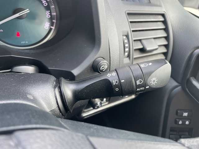トヨタ ランドクルーザー プラド TX 三重県 2020(令2)年 6.1万km ホワイトパールクリスタルシャイン セーフティセンス/・プリクラッシュセーフティ/・レーンディパーチャーアラート/・オートマチックハイビーム/・レーダークルーズコントロール/・ロードサインアシスト/先行車発進告知機能/クリアランスソナー/バックソナー/1オーナー/4WD/純正SDナビ/フルセグTV/【CD/DVD/SD/Bluetooth】/バックカメラ/ビルトインETC/オートライト/LEDヘッドランプ/デイライト/LEDフロントフォグランプ/265/65R17インチ純正AW/プッシュスタート/スマートキー/スペアキー/純正フロアマット