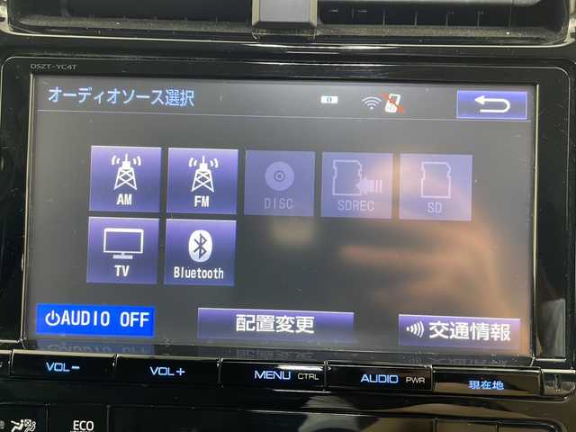 トヨタ プリウス Sセーフティプラス 岐阜県 2017(平29)年 9.7万km ホワイトパールクリスタルシャイン 純正8インチナビ/（AM/FM/CD/DVD/Bluetooth/フルセグ）/バックカメラ/ヘッドアップディスプレイ/パーキングアシスト/レーダークルーズコントロール/レーントレーシング/LEDヘッドライト/オートハイビーム/プリクラッシュセーフティ/前後クリアランスソナー/ステアリングスイッチ/フォグランプ/革巻きステアリング/社外フロントエアロ/モデリスタアルミホイール/スマートキー/スペアキー/保証書/取扱説明書