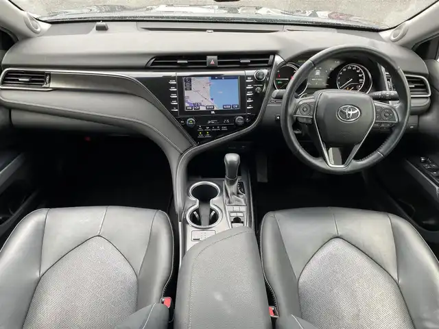 トヨタ カムリ WSレザーパッケージ 島根県 2019(平31)年 6.3万km アティチュードブラックマイカ 登録時走行距離62214km/純正SDナビ【CD/DVD/Bluetooth/Blu-lay】/フルセグテレビ/バックカメラ/衝突軽減ブレーキ/レーダークルーズコントロール/レーンキープアシスト/ブラインドスポットモニター/クリアランスソナー /インテリジェントクリアランスソナー/黒革シート【前席パワーシート】/前席シートヒーター/プッシュスタート/LEDヘッドライト/オートライト/オートハイビーム /ビルトインETC2.0/純正18インチアルミ