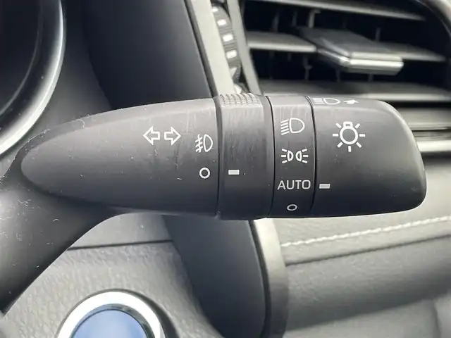 トヨタ カムリ WSレザーパッケージ 島根県 2019(平31)年 6.3万km アティチュードブラックマイカ 登録時走行距離62214km/純正SDナビ【CD/DVD/Bluetooth/Blu-lay】/フルセグテレビ/バックカメラ/衝突軽減ブレーキ/レーダークルーズコントロール/レーンキープアシスト/ブラインドスポットモニター/クリアランスソナー /インテリジェントクリアランスソナー/黒革シート【前席パワーシート】/前席シートヒーター/プッシュスタート/LEDヘッドライト/オートライト/オートハイビーム /ビルトインETC2.0/純正18インチアルミ