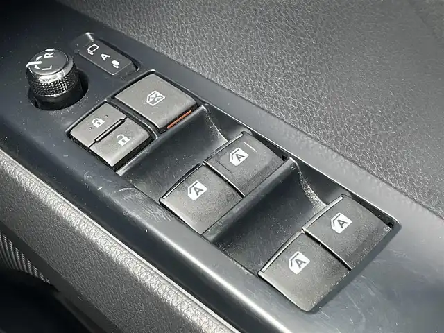トヨタ カムリ WSレザーパッケージ 島根県 2019(平31)年 6.3万km アティチュードブラックマイカ 登録時走行距離62214km/純正SDナビ【CD/DVD/Bluetooth/Blu-lay】/フルセグテレビ/バックカメラ/衝突軽減ブレーキ/レーダークルーズコントロール/レーンキープアシスト/ブラインドスポットモニター/クリアランスソナー /インテリジェントクリアランスソナー/黒革シート【前席パワーシート】/前席シートヒーター/プッシュスタート/LEDヘッドライト/オートライト/オートハイビーム /ビルトインETC2.0/純正18インチアルミ
