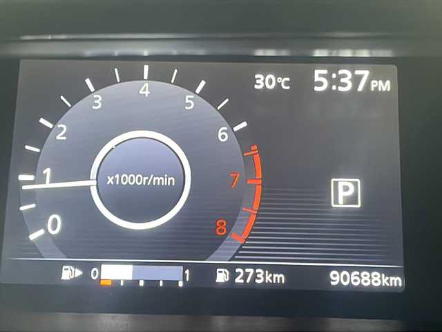 日産 セレナ ハイウェイスター 京都府 2017(平29)年 9.1万km ブリリアントホワイトパール 純正９インチナビ　アラウンドビューモニター　後席フリップダウンモニター　両側パワースライドドア　クルーズコントロール　ドライブレコーダー　ＬＥＤヘッドライト　コーナーセンサー　ビルトインＥＴＣ