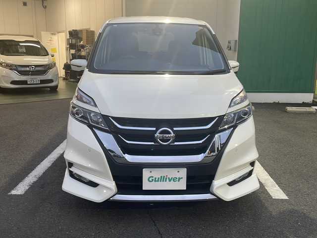 日産 セレナ ハイウェイスター 京都府 2017(平29)年 9.1万km ブリリアントホワイトパール 純正９インチナビ　アラウンドビューモニター　後席フリップダウンモニター　両側パワースライドドア　クルーズコントロール　ドライブレコーダー　ＬＥＤヘッドライト　コーナーセンサー　ビルトインＥＴＣ