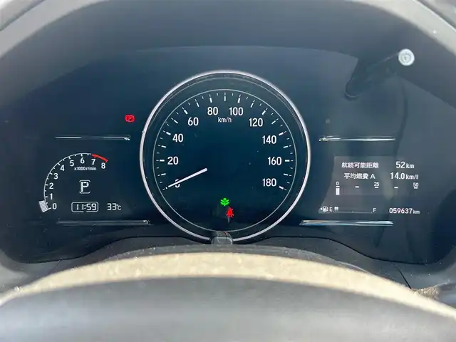 ホンダ ヴェゼル X ホンダセンシング 静岡県 2018(平30)年 6万km プラチナホワイトパール 純正メモリナビ（BT接続、CDチェンジャー、フルセグTV）/バックカメラ/クルーズコントロール（追従走行：有）/ドライブレコーダー/純正フロアマット/純正アルミホイール/D＋N席シートヒーター/スマートキー（スペアキー：1本）/ETC/USB入力端子/ABS/横滑り防止装置/コーナーセンサー/レーンキープアシスト/オートライト/LEDヘッドライト/W＋サイドエアバッグ/カーテンエアバッグ/衝突軽減システム