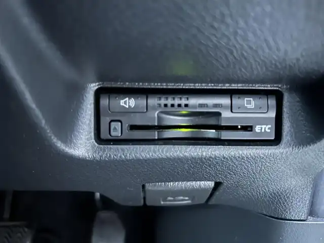 トヨタ ウィッシュ 1．8S 千葉県 2012(平24)年 10.5万km ホワイトパールクリスタルシャイン 保証書、取説有/純正HDDナビ（NHZN-W61G）/TV/CD/DVD/BT/バックカメラ/ビルトインETC/横滑り防止装置/クリアランスソナー/MTモード付シフト/パドルシフト/電動格納ミラー/シートリフター/オートエアコン/オートライト/ISOFIX