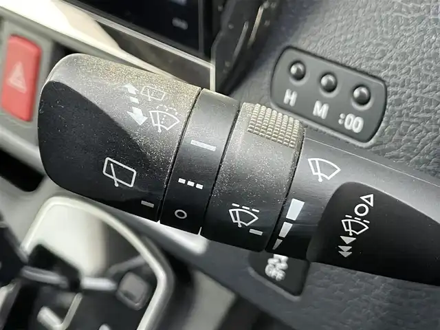 トヨタ ヴォクシー ZS 煌 香川県 2015(平27)年 8.9万km ブラック 禁煙車　/アルパインナビ【EX10】/(Bluetooth/FM/AM/DVD)/フルセグＴＶ　/アルパイン１０１型フリップダウンモニター　/バックカメラ　/両側電動スライドドア　/ＬＥＤライト　/フォグライト/オートライト/革巻きステアリング/ステアリングリモコン/純正１６インチアルミホイール　/純正フロアマット　/レーダー探知機【AR252GA】/ETC　/スマートキー/プッシュスタート　/ISOFIX