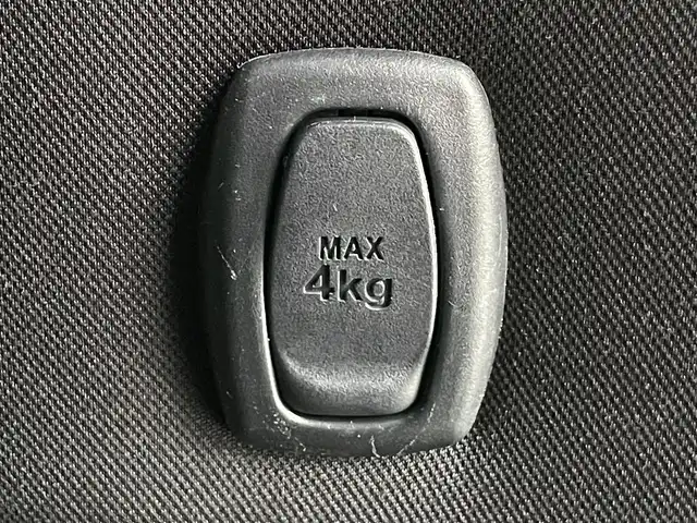 トヨタ ヴォクシー ZS 煌 香川県 2015(平27)年 8.9万km ブラック 禁煙車　/アルパインナビ【EX10】/(Bluetooth/FM/AM/DVD)/フルセグＴＶ　/アルパイン１０１型フリップダウンモニター　/バックカメラ　/両側電動スライドドア　/ＬＥＤライト　/フォグライト/オートライト/革巻きステアリング/ステアリングリモコン/純正１６インチアルミホイール　/純正フロアマット　/レーダー探知機【AR252GA】/ETC　/スマートキー/プッシュスタート　/ISOFIX