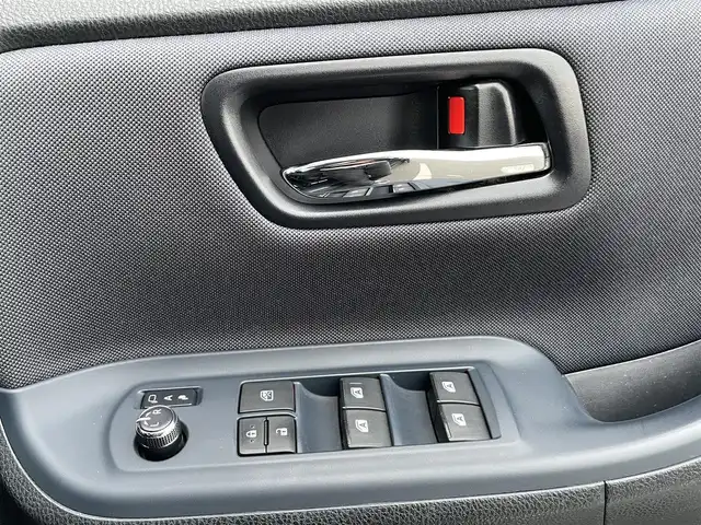 トヨタ ヴォクシー ZS 煌 香川県 2015(平27)年 8.9万km ブラック 禁煙車　/アルパインナビ【EX10】/(Bluetooth/FM/AM/DVD)/フルセグＴＶ　/アルパイン１０１型フリップダウンモニター　/バックカメラ　/両側電動スライドドア　/ＬＥＤライト　/フォグライト/オートライト/革巻きステアリング/ステアリングリモコン/純正１６インチアルミホイール　/純正フロアマット　/レーダー探知機【AR252GA】/ETC　/スマートキー/プッシュスタート　/ISOFIX