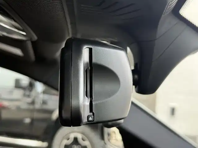 ＢＭＷ ５３０ｅ Mスポーツアイパフォーマンス 愛知県 2019(令1)年 4.8万km アルピンホワイトⅢ /禁煙車//R2-6年ディーラー記録簿//メーカーナビ//AM/FM/CD/DVD/USB/BT/フルセグ//Screem Mirroring//アラウンドビューモニター//ミラー一体型ETC//前後ドラレコ//インテリジェントセーフティ//車線逸脱警告//車線変更警告//側面衝突警告//速度警告//注意喚起アシスト//PDC//アクティブPDC緊急ブレーキ//交差点警告//ACC//速度リミッター//オートLEDライト//フォグランプ(F/R)//黒革シート//前席パワーシート//D席メモリシート//全席シートヒーター//前席ランバーサポート//本革巻きステアリング//ステアリングリモコン//パドルシフト//電動格納ウィンカーミラー//パワーバックドア//MT付きAT//電動パーキングブレーキ//AUTO HOLD//横滑り防止装置//eDRIVE//SPORT/COMFORT/ECO PROモード//プッシュスタート//スマートキー//スペアキー//純正フロアマット//保証書//取扱説明書