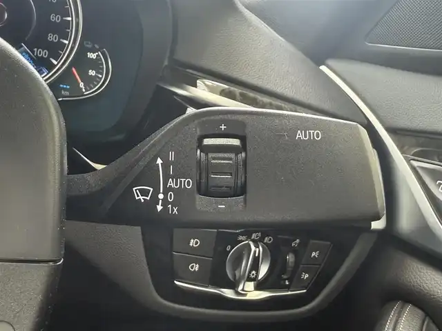 ＢＭＷ ５３０ｅ Mスポーツアイパフォーマンス 愛知県 2019(令1)年 4.8万km アルピンホワイトⅢ /禁煙車//R2-6年ディーラー記録簿//メーカーナビ//AM/FM/CD/DVD/USB/BT/フルセグ//Screem Mirroring//アラウンドビューモニター//ミラー一体型ETC//前後ドラレコ//インテリジェントセーフティ//車線逸脱警告//車線変更警告//側面衝突警告//速度警告//注意喚起アシスト//PDC//アクティブPDC緊急ブレーキ//交差点警告//ACC//速度リミッター//オートLEDライト//フォグランプ(F/R)//黒革シート//前席パワーシート//D席メモリシート//全席シートヒーター//前席ランバーサポート//本革巻きステアリング//ステアリングリモコン//パドルシフト//電動格納ウィンカーミラー//パワーバックドア//MT付きAT//電動パーキングブレーキ//AUTO HOLD//横滑り防止装置//eDRIVE//SPORT/COMFORT/ECO PROモード//プッシュスタート//スマートキー//スペアキー//純正フロアマット//保証書//取扱説明書