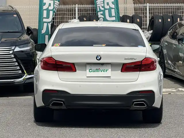 ＢＭＷ ５３０ｅ Mスポーツアイパフォーマンス 愛知県 2019(令1)年 4.8万km アルピンホワイトⅢ /禁煙車//R2-6年ディーラー記録簿//メーカーナビ//AM/FM/CD/DVD/USB/BT/フルセグ//Screem Mirroring//アラウンドビューモニター//ミラー一体型ETC//前後ドラレコ//インテリジェントセーフティ//車線逸脱警告//車線変更警告//側面衝突警告//速度警告//注意喚起アシスト//PDC//アクティブPDC緊急ブレーキ//交差点警告//ACC//速度リミッター//オートLEDライト//フォグランプ(F/R)//黒革シート//前席パワーシート//D席メモリシート//全席シートヒーター//前席ランバーサポート//本革巻きステアリング//ステアリングリモコン//パドルシフト//電動格納ウィンカーミラー//パワーバックドア//MT付きAT//電動パーキングブレーキ//AUTO HOLD//横滑り防止装置//eDRIVE//SPORT/COMFORT/ECO PROモード//プッシュスタート//スマートキー//スペアキー//純正フロアマット//保証書//取扱説明書