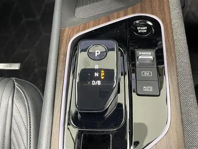日産 オーラ G レザーエディション 埼玉県 2023(令5)年 0.9万km 黒 メーカー純正９インチナビ　/ＢＯＳＥサウンド/アラウンドビューモニター　/プロパイロット　/置くだけ充電　　/デジタルインナーミラー　/ハーフレザーシート　/ＨＤＭＩ　/社外前後ドラレコ　/レーンキープアシスト　/ＥＴＣ