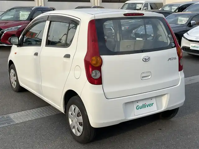 ダイハツ ミラ X スペシャル 群馬県 2012(平24)年 3.9万km ホワイト ガソリン/FF/インパネCVT/純正 CDプレイヤー（FM/AM/CD/交通情報）/ETC/安全/・ABS/・運転席・助手席エアバッグ/装備/・キーレスエントリー/・マニュアルエアコン/・全ドア パワーウインドウ/・パワーステアリング/・集中ドアロック/・DC12Vアクセサリーソケット/・ヘッドライトレベライザー/・純正ホイールキャップ/・リモコンキーx1/・ドアバイザー（純正品）/・フロアマット（純正品）/・車両取説/など