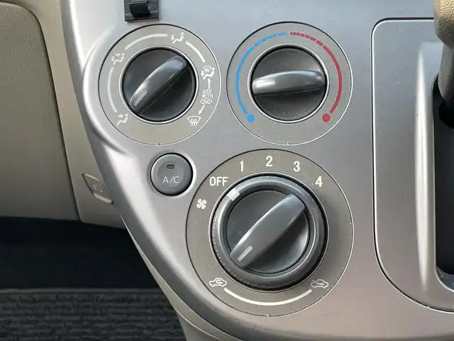 ダイハツ ミラ X スペシャル 群馬県 2012(平24)年 3.9万km ホワイト ガソリン/FF/インパネCVT/純正 CDプレイヤー（FM/AM/CD/交通情報）/ETC/安全/・ABS/・運転席・助手席エアバッグ/装備/・キーレスエントリー/・マニュアルエアコン/・全ドア パワーウインドウ/・パワーステアリング/・集中ドアロック/・DC12Vアクセサリーソケット/・ヘッドライトレベライザー/・純正ホイールキャップ/・リモコンキーx1/・ドアバイザー（純正品）/・フロアマット（純正品）/・車両取説/など