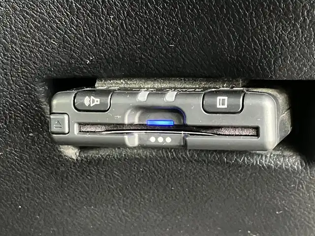 トヨタ シエンタ G グランパー 道南・函館 2019(令1)年 8.6万km ベージュ /社外ナビ//フルセグＴＶ//エンジンスターター//ドライブレコーダー//バックカメラ//両側パワースライドドア//車線逸脱警報//先行車発進通知//コーナーセンサー//衝突軽減ブレーキ//フロアマット//スペアキー//スマートキー//プッシュスタート//ＥＴＣ//ワンオーナー