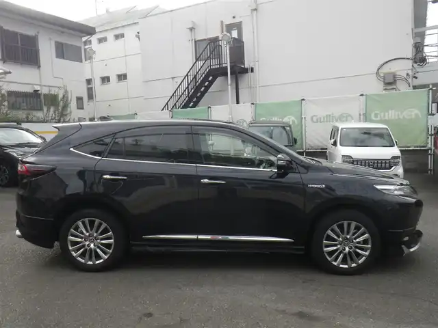 トヨタ ハリアー ハイブリッド プログレス 神奈川県 2017(平29)年 3.3万km スパークリングブラックパールクリスタルシャイン 4WD/サンルーフ/ワンオーナー/モデリスタエアロ（フロント/サイド/リアアンダー）/モデリスタバックドアスポイラー/モデリスタマフラーカッター/モデリスタグリルガーニッシュ/モデリスタバックドアガーニッシュ/モデリスタミラーガーニッシュ/メーカーSDナビ　フルセグTV/（Bluetooth/SD録音可/AUX/USB/DVD&ブルーレイ再生可）/JBLサウンドシステム/パノラミックビューモニター/パワーバックドア/クリアランスソナー/ハーフレザーシート/運転席パワーシート/トヨタセーフティセンス/レーダークルーズコントロール/プリクラッシュセーフティ/レーンディパーチャーアラート/アダプティブハイビーム/LEDヘッド&フォグランプ/LEDデイライト/カードキー/スマートキーx2/ビルトインETC2.0（ナビ連動）/純正ドライブレコーダー/クリスタルシフトノブ（純正有り）/クリスタルプッシュスタート（純正有り）/取説書/保証書/点検記録（全てトヨタディーラー実施）/　30/10  R1/10  R2/10  R3/10/ R4/10  R5/11  R6/11/6ヶ月点検記録（全てトヨタディーラー実施）/　R4/6  R5/4  R6/6