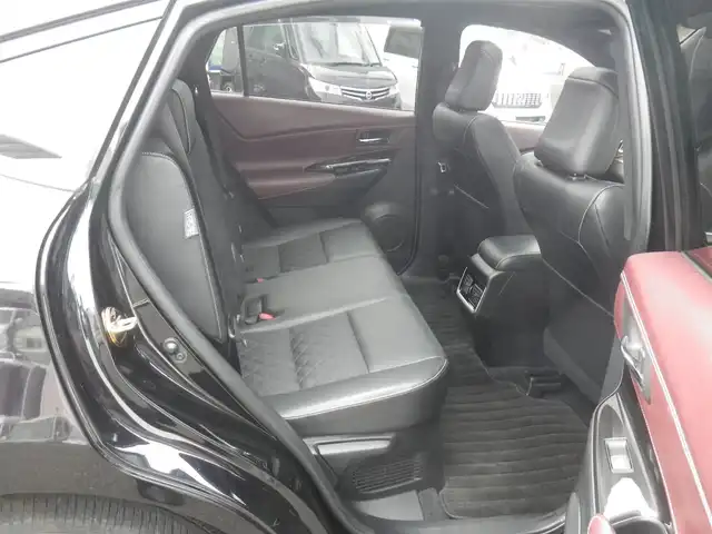 トヨタ ハリアー ハイブリッド プログレス 神奈川県 2017(平29)年 3.3万km スパークリングブラックパールクリスタルシャイン 4WD/サンルーフ/ワンオーナー/モデリスタエアロ（フロント/サイド/リアアンダー）/モデリスタバックドアスポイラー/モデリスタマフラーカッター/モデリスタグリルガーニッシュ/モデリスタバックドアガーニッシュ/モデリスタミラーガーニッシュ/メーカーSDナビ　フルセグTV/（Bluetooth/SD録音可/AUX/USB/DVD&ブルーレイ再生可）/JBLサウンドシステム/パノラミックビューモニター/パワーバックドア/クリアランスソナー/ハーフレザーシート/運転席パワーシート/トヨタセーフティセンス/レーダークルーズコントロール/プリクラッシュセーフティ/レーンディパーチャーアラート/アダプティブハイビーム/LEDヘッド&フォグランプ/LEDデイライト/カードキー/スマートキーx2/ビルトインETC2.0（ナビ連動）/純正ドライブレコーダー/クリスタルシフトノブ（純正有り）/クリスタルプッシュスタート（純正有り）/取説書/保証書/点検記録（全てトヨタディーラー実施）/　30/10  R1/10  R2/10  R3/10/ R4/10  R5/11  R6/11/6ヶ月点検記録（全てトヨタディーラー実施）/　R4/6  R5/4  R6/6