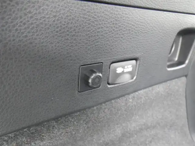 トヨタ ハリアー ハイブリッド プログレス 神奈川県 2017(平29)年 3.3万km スパークリングブラックパールクリスタルシャイン 4WD/サンルーフ/ワンオーナー/モデリスタエアロ（フロント/サイド/リアアンダー）/モデリスタバックドアスポイラー/モデリスタマフラーカッター/モデリスタグリルガーニッシュ/モデリスタバックドアガーニッシュ/モデリスタミラーガーニッシュ/メーカーSDナビ　フルセグTV/（Bluetooth/SD録音可/AUX/USB/DVD&ブルーレイ再生可）/JBLサウンドシステム/パノラミックビューモニター/パワーバックドア/クリアランスソナー/ハーフレザーシート/運転席パワーシート/トヨタセーフティセンス/レーダークルーズコントロール/プリクラッシュセーフティ/レーンディパーチャーアラート/アダプティブハイビーム/LEDヘッド&フォグランプ/LEDデイライト/カードキー/スマートキーx2/ビルトインETC2.0（ナビ連動）/純正ドライブレコーダー/クリスタルシフトノブ（純正有り）/クリスタルプッシュスタート（純正有り）/取説書/保証書/点検記録（全てトヨタディーラー実施）/　30/10  R1/10  R2/10  R3/10/ R4/10  R5/11  R6/11/6ヶ月点検記録（全てトヨタディーラー実施）/　R4/6  R5/4  R6/6