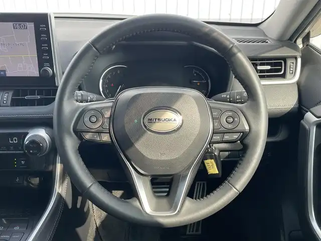 ミツオカ バディ 20LX 滋賀県 2022(令4)年 2.8万km パール 純正ディスプレイオーディオ/(Bluetooth/Carplay）/サンルーフ/トヨタセーフティーセンス/・プリクラッシュセーフティ/・レーダークルーズコントロール/・レーンキープアシスト/・標識認識/・オートハイビーム/LEDオートライト/フォグ/ブラインドスポットモニター/パノラミックビューモニター/レザーシート/メモリ付きパワーシート/シートヒーター/シートクーラー/ステアリングヒーター/パドルシフト/電動リアゲート/電動パーキング/ブレーキホールド/コーナーセンサー/電動格納ミラー/前後ドラレコ/デジタルインナーミラー/ETC2.0/USB/DEENアルミ車載（スタッドレスタイヤ）