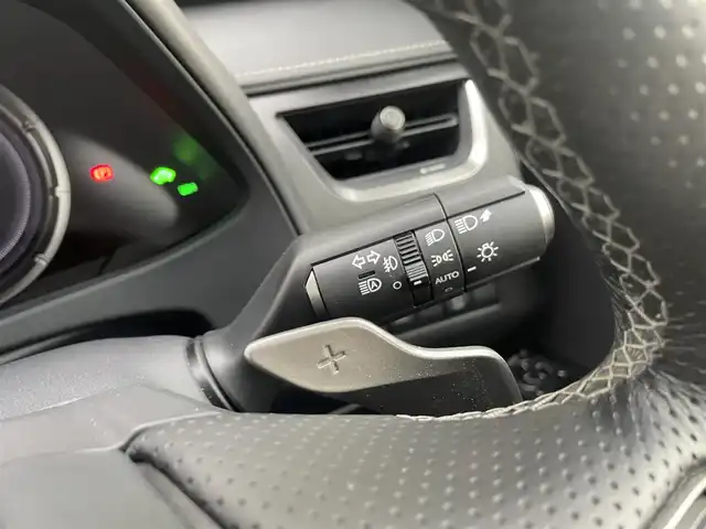 レクサス ＵＸ 250h Fスポーツ 東京都 2020(令2)年 1.6万km ホワイトノーヴァガラスフレーク TRDエアロ/TRDスポーツマフラー/TRDルーフスポイラー/3眼LEDヘッドライト/シートヒーター/ベンチレーションシート/ステアリングヒーター/純正ナビ/パノラミックビューモニター/パドルシフト/パワーバックドア/レクサスセーフティシステム＋/プリクラッシュセーフティ/レーントレーシングアシスト/オートマチックハイビーム/アダプティブハイビームシステム/ブラインドスポットモニター