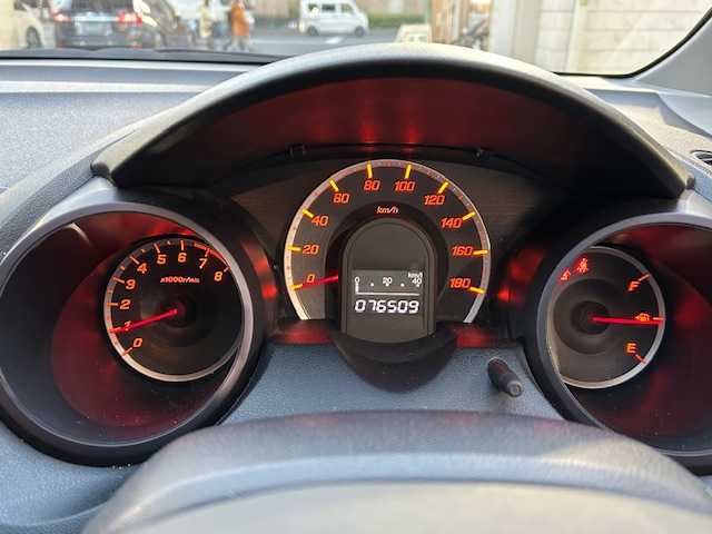 ホンダ フィット シーズ 東京都 2010(平22)年 7.7万km ピンクゴールドメタリック 純正ナビHDDナビ/フルセグ/DVD再生機能有/CD・SD・AM・FM/スタッドレスタイヤホイール4本セット/ETC/ドアバイザー/純正フロアマット/取扱説明書/記録簿