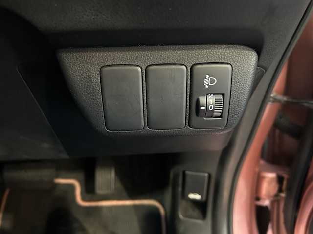 ホンダ フィット シーズ 東京都 2010(平22)年 7.7万km ピンクゴールドメタリック 純正ナビHDDナビ/フルセグ/DVD再生機能有/CD・SD・AM・FM/スタッドレスタイヤホイール4本セット/ETC/ドアバイザー/純正フロアマット/取扱説明書/記録簿