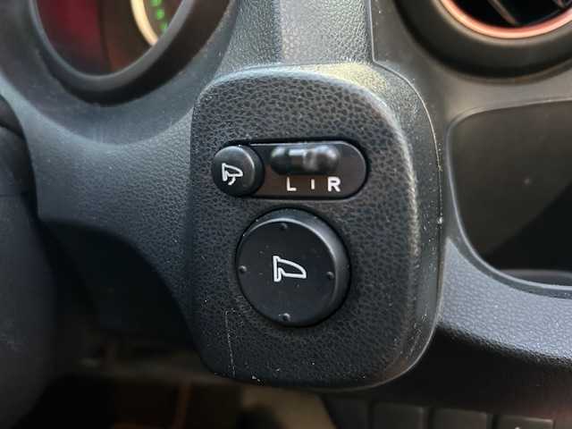 ホンダ フィット シーズ 東京都 2010(平22)年 7.7万km ピンクゴールドメタリック 純正ナビHDDナビ/フルセグ/DVD再生機能有/CD・SD・AM・FM/スタッドレスタイヤホイール4本セット/ETC/ドアバイザー/純正フロアマット/取扱説明書/記録簿