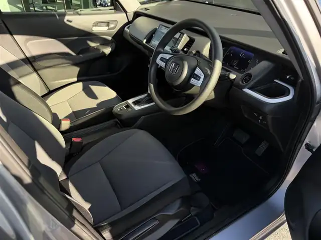 ホンダ フィット e:HEVベーシック 栃木県 2020(令2)年 4.8万km ルナシルバーM ホンダセンシング /レーンアシスト/レーダークルーズコントロール/純正ナビ/Bluetooth/バックカメラ/DVD再生/フルセグTV/前後ドラレコ/ETC/LEDヘッドライト/スマートキー×2