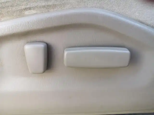 トヨタ エスティマ Ｔ G 茨城県 2003(平15)年 18万km ベージュM 純正ナビ/【CD・DVD・MD・AM・FM・TV】/クルコン/ETC/Bカメラ/フロントカメラ/両側スライドドア/前方コーナーセンサー/オートライト/Fフォグ/キセノンライト/ヘッドライトレベライザー/純正フロアマット/純正アルミホイール