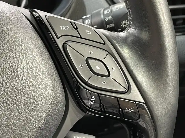トヨタ Ｃ－ＨＲ G LEDエディション 愛知県 2018(平30)年 4.9万km ホワイトパールクリスタルシャイン ワンオーナー/純正ナビ(NSZT-W66T)/衝突軽減ブレーキ/レーダークルーズコントロール/シートヒーター/ドライブレコーダー/ＥＴＣ/ブラインドスポットモニター/クリアランスソナー/バックカメラ/レーンキープアシスト/純正フロアマット/オートハイビーム/ISOFIX