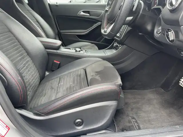メルセデス・ベンツ ＣＬＡ１８０ Sブレイク AMG スタイル 東京都 2017(平29)年 3.9万km ポーラシルバー ワンオーナー/純正ナビ/（フルセグ/BT/CD/DVD/FM/AM）/アダプティブクルーズコントロール/レーンキープアシスト/ブラインドスポットアシスト/オートマチックハイビーム/パドルシフト/パワーバックドア/ハーフレザーシート/パワーシート（D）/シートヒーター（D/N）/プッシュスタート/バックカメラ/スマートキー/スペアキー/ドライブレコーダー/ETC2.0