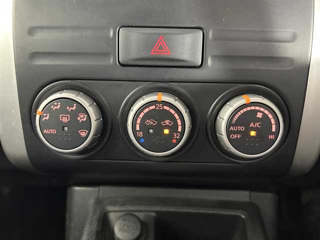 日産 エクストレイル 20Xtt 佐賀県 2013(平25)年 9.8万km ダイヤモンドブラック 純正7インチナビ/ＡＭ/ＦＭ/Bluetooth/フルセグTV/SD/バックカメラ/４WD/クルーズコントロール/スマートキー/全席シートヒーター/純正フロアマット/純正18インチアルミホイール	/ダウンヒルアシストコントロール/ドアバイザー/ドライブレコーダー/ETC/ルーフレール/オートライト/パワーステアリング/パワーウィンドウ/横滑り防止/電動格納ウィンカーミラー