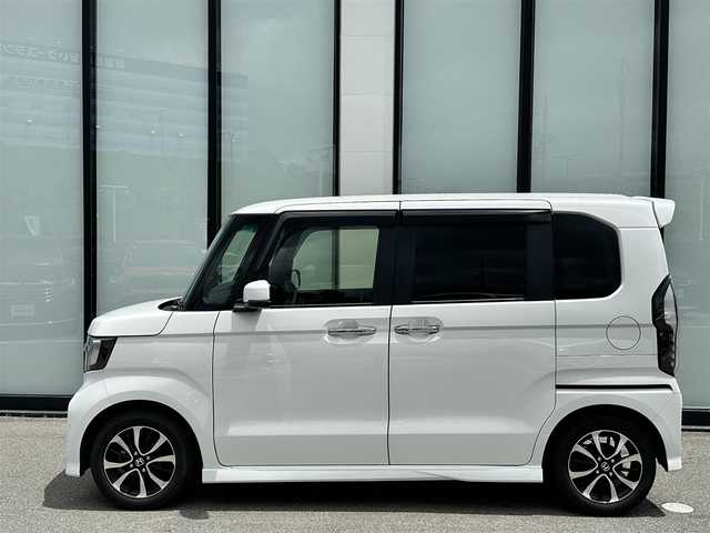 ホンダ Ｎ ＢＯＸ カスタム G L ホンダセンシング 大阪府 2020(令2)年 2.4万km プラチナホワイトパール 純正ナビ/  フルセグTV/CD/DVD/Bluetooth/USB/バックモニター/衝突軽減ブレーキ/横滑り防止装置/コーナーセンサー/両側パワースライドドア/レーダークルーズコントロール/レーンキープアシスト/ドライブレコーダー/純正14インチアルミホイール/純正フロアマット/プッシュスタート/スマートキー/ＥＴＣ/ＬＥＤ/禁煙車