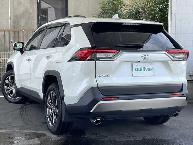 トヨタ ＲＡＶ４ G 京都府 2022(令4)年 2.6万km ホワイトパールクリスタルシャイン ワンオーナー/10.5インチ純正ディスプレイオーディオ/(コネクティッドナビ対応)/フルセグTV/FM/AM/Bluetooth/USB/パノラマムーンルーフ/ルーフレール/デジタルインナーミラー/前後ドラレコ/レーダー探知機/トヨタセーフティセンス/プリクラッシュセーフティ/レーントレーシングアシスト/レーダークルーズコントロール/オートマチックハイビーム/ロードサインアシスト/パーキングサポートブレーキ/ブラインドスポットモニター/パーキングサポートブレーキ/ドライブスタートコントロール/パノラミックビューモニター/緊急時操舵支援機能/低速時加速抑制機能/先行車発進告知機能/カーブ速度抑制機能/オートホールド/シートヒーター/シートベンチレーション/ステアリングヒーター/シートメモリー/オートドアミラー/ステアリングスイッチ/ウィンカーミラー/スペアタイヤ/取扱説明書/保証書/点検記録簿