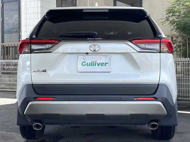 トヨタ ＲＡＶ４ G 京都府 2022(令4)年 2.6万km ホワイトパールクリスタルシャイン ワンオーナー/10.5インチ純正ディスプレイオーディオ/(コネクティッドナビ対応)/フルセグTV/FM/AM/Bluetooth/USB/パノラマムーンルーフ/ルーフレール/デジタルインナーミラー/前後ドラレコ/レーダー探知機/トヨタセーフティセンス/プリクラッシュセーフティ/レーントレーシングアシスト/レーダークルーズコントロール/オートマチックハイビーム/ロードサインアシスト/パーキングサポートブレーキ/ブラインドスポットモニター/パーキングサポートブレーキ/ドライブスタートコントロール/パノラミックビューモニター/緊急時操舵支援機能/低速時加速抑制機能/先行車発進告知機能/カーブ速度抑制機能/オートホールド/シートヒーター/シートベンチレーション/ステアリングヒーター/シートメモリー/オートドアミラー/ステアリングスイッチ/ウィンカーミラー/スペアタイヤ/取扱説明書/保証書/点検記録簿